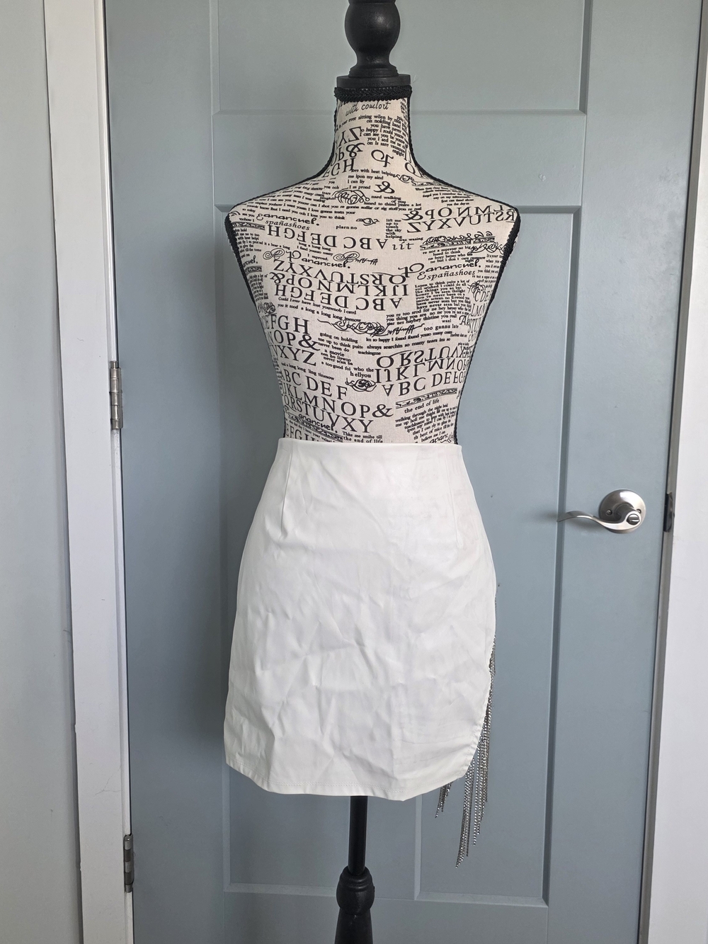 Windsor White Faux Leather Rhinestone Fringe Mini Skirt Size L Western Glam